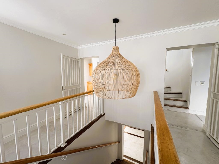 5 Bedroom Property for Sale in Whale Rock Western Cape